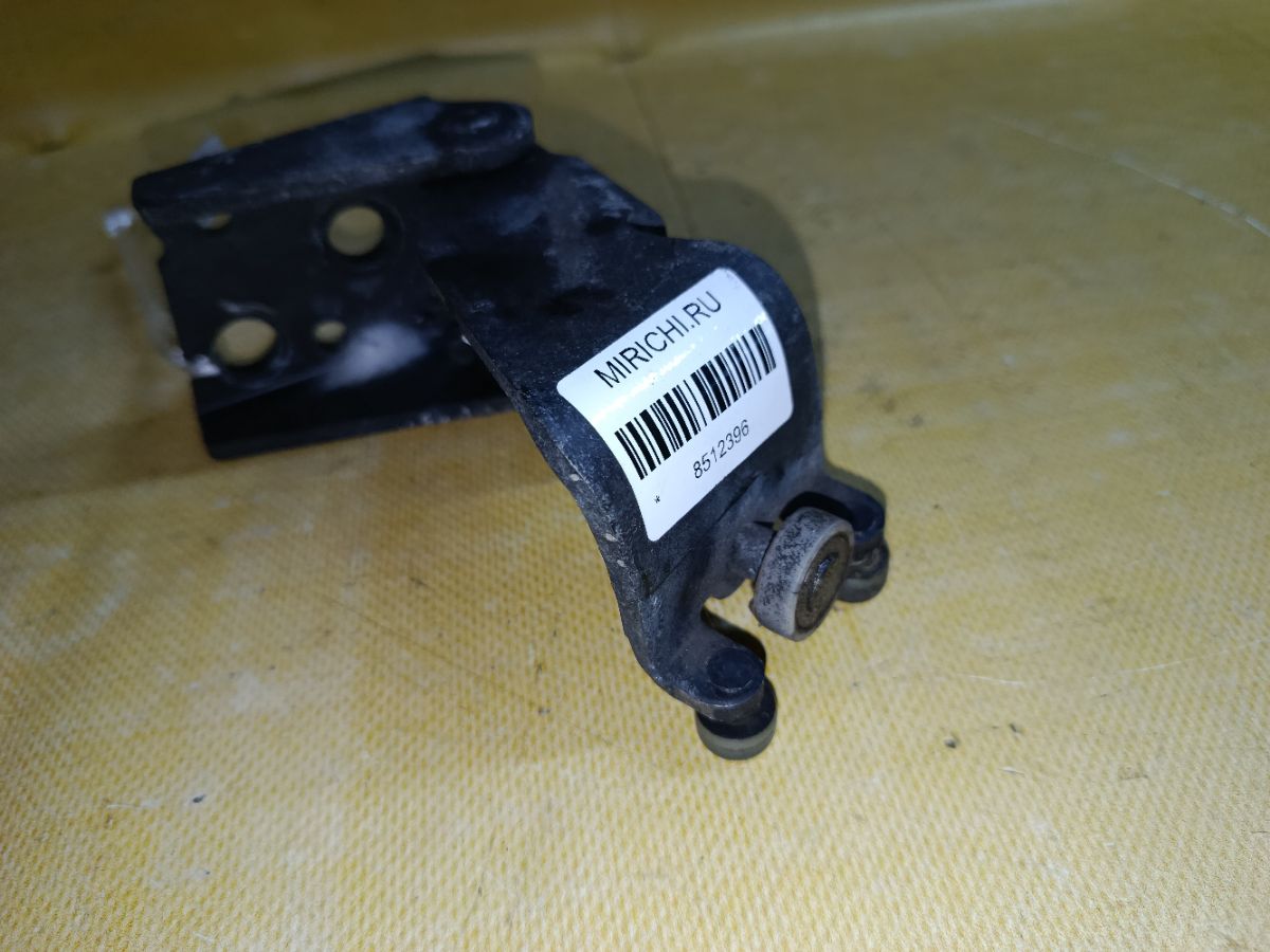 Ролик двери на Honda Freed GB3 Фото 3