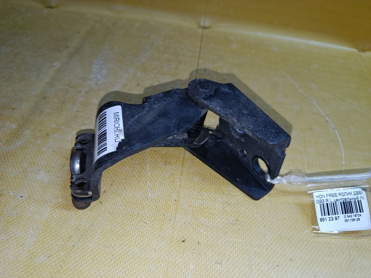 Ролик двери на Honda Freed GB3 Фото 2