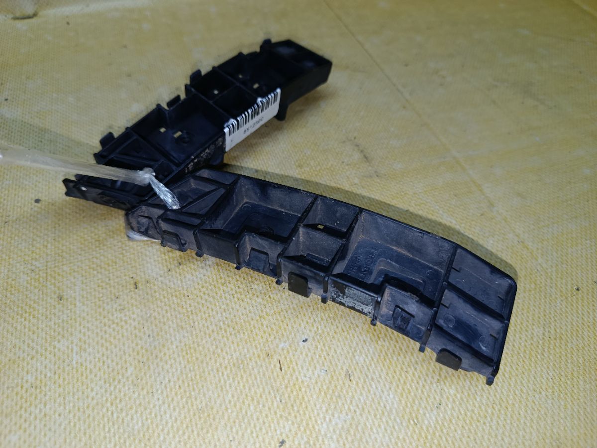 Крепление бампера на Honda Freed GB3 Фото 5