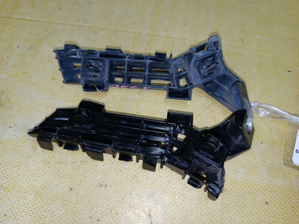 Крепление бампера на Honda N-Box JF1 Фото 4