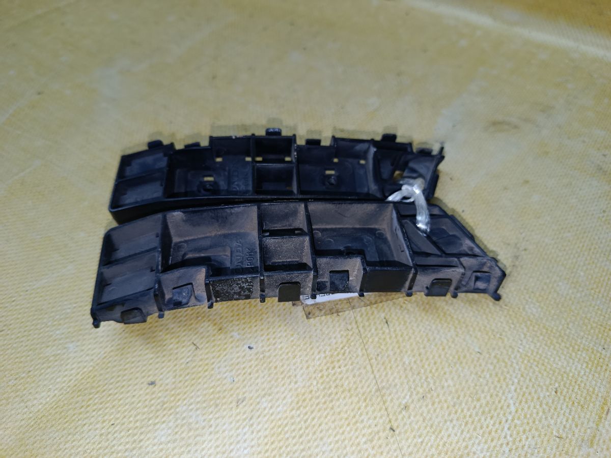 Крепление бампера на Honda Freed GB3 Фото 4