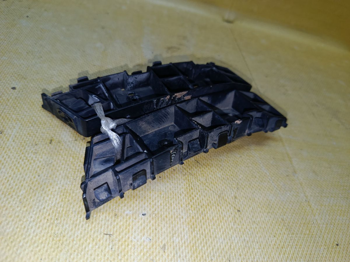 Крепление бампера на Honda Freed GB3 Фото 5