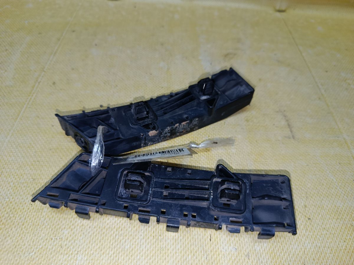 Крепление бампера на Honda Freed GB3 Фото 6