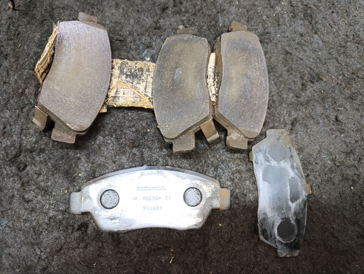 Тормозные колодки 0 986 461 759, 0 986 505 948, 0 986 AB2 377, 0 986 AB2 665, 0 986 TB2 232, 011342120809, 025 216 9416W, 0301EUF, 0418 02, 041802, 05P564, 06450-S5A-J00, 06450-S5B-J00, 06450-S7A-J00, 06450S5AE50, 06450S5AG00, 06450S5AJ00, 07830001, 10 BPF 00128 000, 1011552, 1016HP0016, 10360, 1039 F, 1050545, 1070120126, 112756, 1170388, 13046058202, 13046058202NSETMS, 13046059282, 13046059282NSETMS, 13046059432, 1501222626, 1511365, 1512555, 1623058580, 1780, 179807, 180959, 180959396, 18500058078, 190573, 1V5U3328Z, 1Y383328ZE, 21694, 21694 00 701 10, 2169401, 2169404, 216941651, 2169417305T4047, 2169701, 2201750, 222626, 241802, 3000205, 31839, 321508EGT, 321508IEGT, 323700035700, 343, 3463600210, 3463600219, 363700203018, 363702160614, 363916060275, 36831, 36831 OE, 402B0247, 41802, 429 002LSX, 429002BSX, 45022-S04-V00, 45022-S04-V01, 45022-S04-V02, 45022-S5A-J00, 45022-S5B-J00, 45022-S7A-000, 45022-SCC-000, 45022-SR3-V00, 45022-SR3-V01, 45022-SR3-V02, 45022-SR3-V03, 45022504V10, 45022S04V00, 45022S04V01, 45022S04V02, 45022S04V03, 45022S04V10, 45022S04V11, 45022S04V12, 45022S5AE50, 45022S5AG00, 45022S5AG01, 45022S5BJ01, 45022S7A010, 45022SO4V10, 45022SO4V11, 45022SO4V12, 45022SR3V00, 45022SR3V01, 45022SR3V03, 45022SR3V10, 45022SR3V11, 45022SR3V12, 45022TG0T00, 45022TR2A00, 45022TR2A01, 453481, 47520, 4UP03607, 4UP03686, 5-86005260, 5-86005261, 5-86009207, 5-86014123, 5-86014456, 5-86014834, 50000776, 50000776 C, 5004435, 50435, 551, 5611503, 572340B, 572340J, 572340S, 5860052600, 5860052610, 5860092070, 5860141230, 5860144560, 5860148340, 597204, 598494, 600000098600, 601CS, 6111839, 6133759, 6260564, 6653, 7127, 7480, 810024, 8110 40168, 8221750, 837480, 85 91 6305, 8DB 355 024531, 8DB355016461, 8DB355027201, 9815, 986461759, 9H0H006, AC1523C, AC453481D, ADB32009, ADB3555, ADB3555HD, ADH24251, AF5070, AFP228S, AKD1158, AMDJBF379, AN-376WK, AN376WKX, AN685WK, AS-H003M, AS1340, AS1340A, AS376, AS891, ASN250, AV571, AW1810533, AY040-HN007, AY040HN007, AY040HN017, B110284, B1111005, B1G10207222, B2169401, BBP1457, BC776, BD S389, BD3406, BE872, BL1373A2, BLF733, BP000809, BP010809, BP1081, BP1111005, BP2022, BP28264, BP43144, BP43218, BP733, BPA041802, BPH14, BPHO1001, BRP0815, BS0986461759, BS1109, C11NR0024, C14033, C14033ABE, C14033AW, C14033FBK, C14033JC, C14033L, C14033PR, C1N016, C1N041, CBP32009, CBP3555, CD5070, CD5070M, CD5070M10, CD5070M10STD, CD5070M10TYPED, CD5070MSTD, CD5070MTYPED, CF8264, CH003477, CKHO2, CLN1021, CLN2021, CMX617, CMX621, CS421, D260E, D5070, D5070M, D5070M-02, D5070M01, D5073M01, D5174M, D621, DB1286, DFP3375, DP104A174, DP104A174P, DP5243, E07PADE900424, E07PADE900426, E07PADFR00423, E07PADFR00425, E07PADT000322, E07PADT000323, E100219, E400219, E500219, EC1266, ELT617, ELT621, FBP0827, FBP1221, FBP1435, FD6580A, FD6580N, FDB776, FDB778, FDS776, FO 453481, FP0621, FPE083, FSL776, G1505HF, GBP041802, GBP041902, GDB1164, GDB1183, GDB3375, GK0319, GP05070, H02535, H02535HD, H02535J, H04HO005, H281430Y, H360A34, H4502S04003, H4502S7A003, H4502SCC003, HDP206C, HKPHD033, HO701002, HP5039, IBD1435, IE180959, J PA435AF, J3604033, J3604042, JAPPA435AF, JBP0093, JBP0093БУПАК, JBPD5070MH, JCP776, JQ1011552, K614200, KBP055, KBP2003, KD1542, KD1776, KD1794, KE0700451, KE0700452, KH0500138, KUF8264, LP809, LVXL874, MBP733, MD100M, MD5070MS, MD5070MS10, MD5073MS, MD5174MS, MDB1610, MDB81610, MFP2435, MKD617, MKD621, MN-241M, MPO05, MS8264, MX617, MX621, N1313, NDP-206C, NKH1103, NP2538, NP8005, NPO117WSB, NPS117WSB, P 28 023, P28023, P518302, PA435AF, PA435MK, PA743, PAD815, PBP776, PBP776KOR, PBP777, PBP777KOR, PC0809, PCP1308, PD19511, PD493, PF-8264, PF1576, PF8264, PF8265, PGD621C, PGD621M, PKJ005, PKJE05, PN8264, PRP0367, QP4123, RA07480, RB0959, RB1773, RN419M, RNZ105, S700151, SBP776, SDSSMAZSUP, SKEPO05, SMB21694, SN421P, SN425P, SP 621, SP 621 PR, SP1221, SP1266, SS421S, ST45022S04V00, T0610582, T3018, TABP2077, TCA1125, TD-086-8264, TD8264, TG8264, TH206C, TL5070M, TN419M, V9118H013, WBP21694A, WS207700, WS314200 на Honda Freed GB3 L15A Фото 6