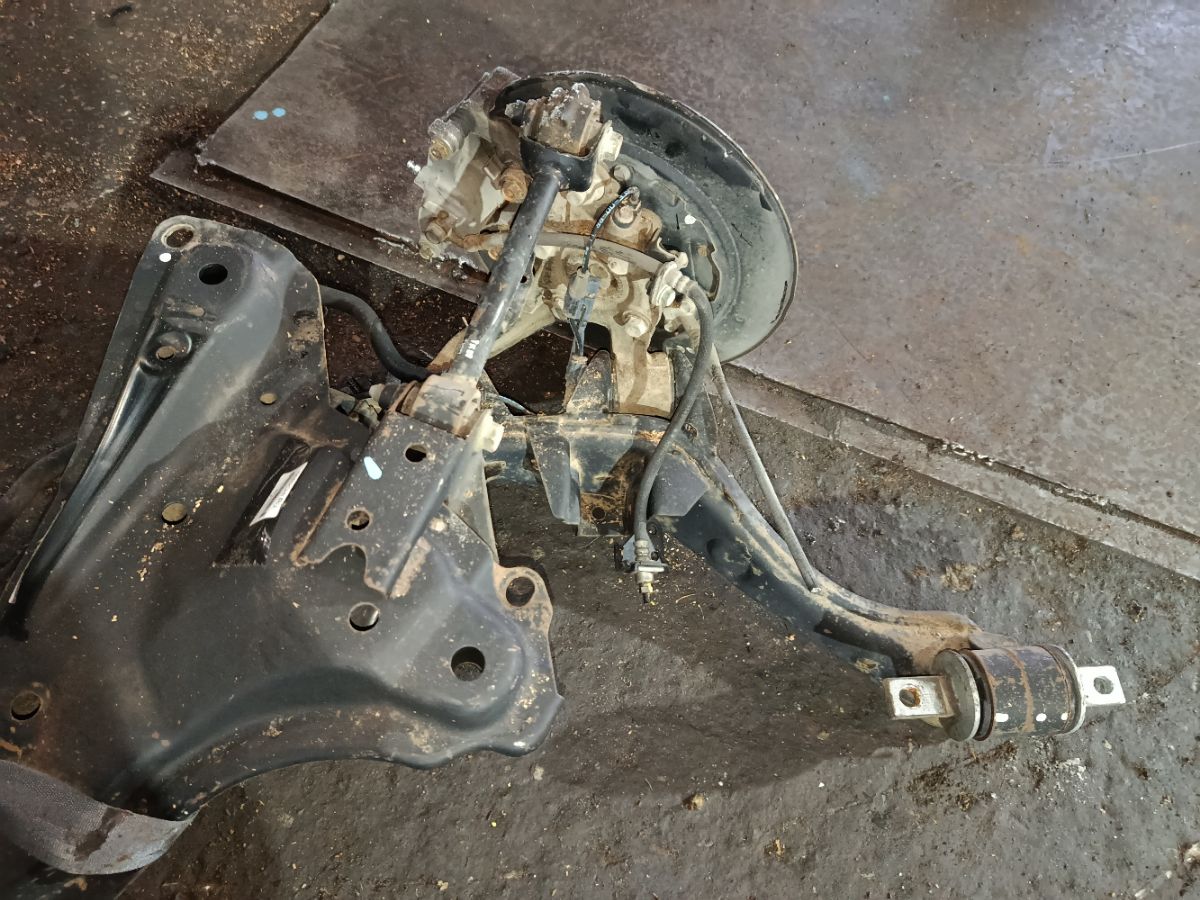 Балка подвески на Honda Odyssey RB3 K24A Фото 10