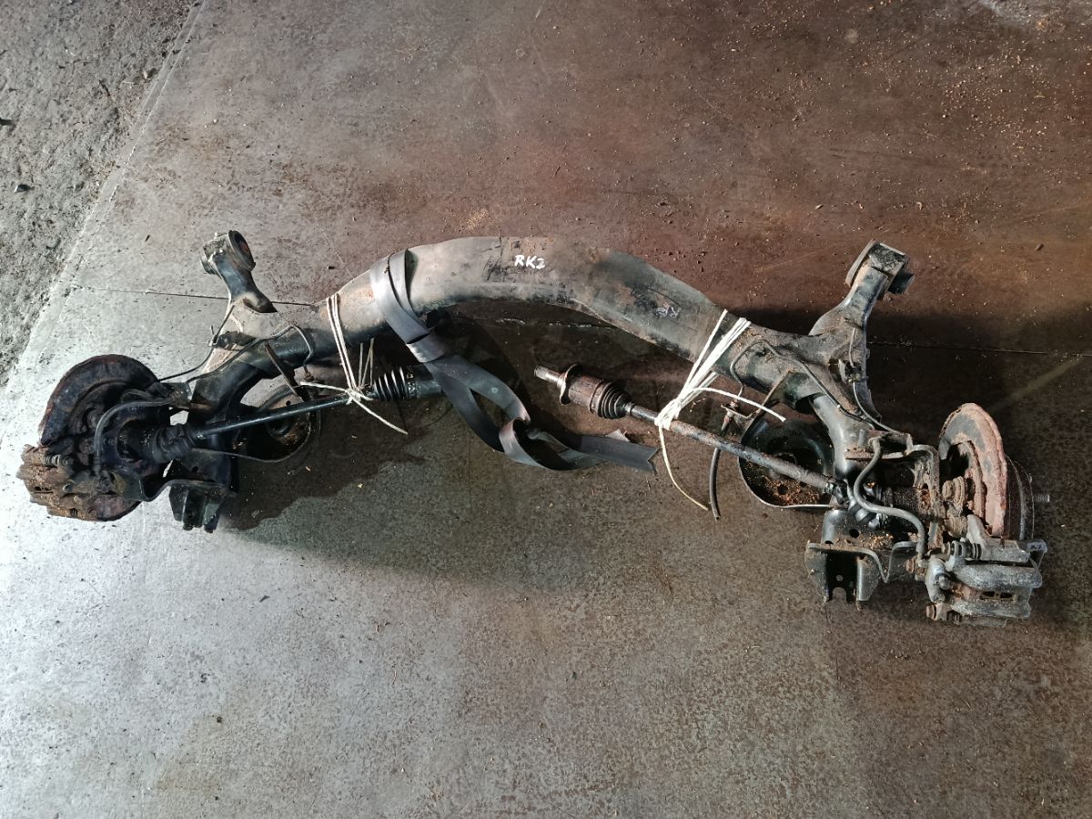 Балка подвески на Honda Stepwgn RK2 R20A Фото 3