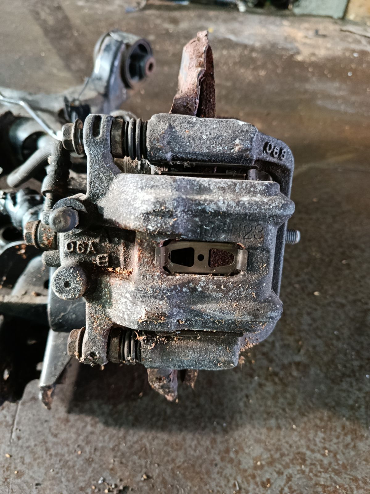 Балка подвески на Honda Stepwgn RK2 R20A Фото 6