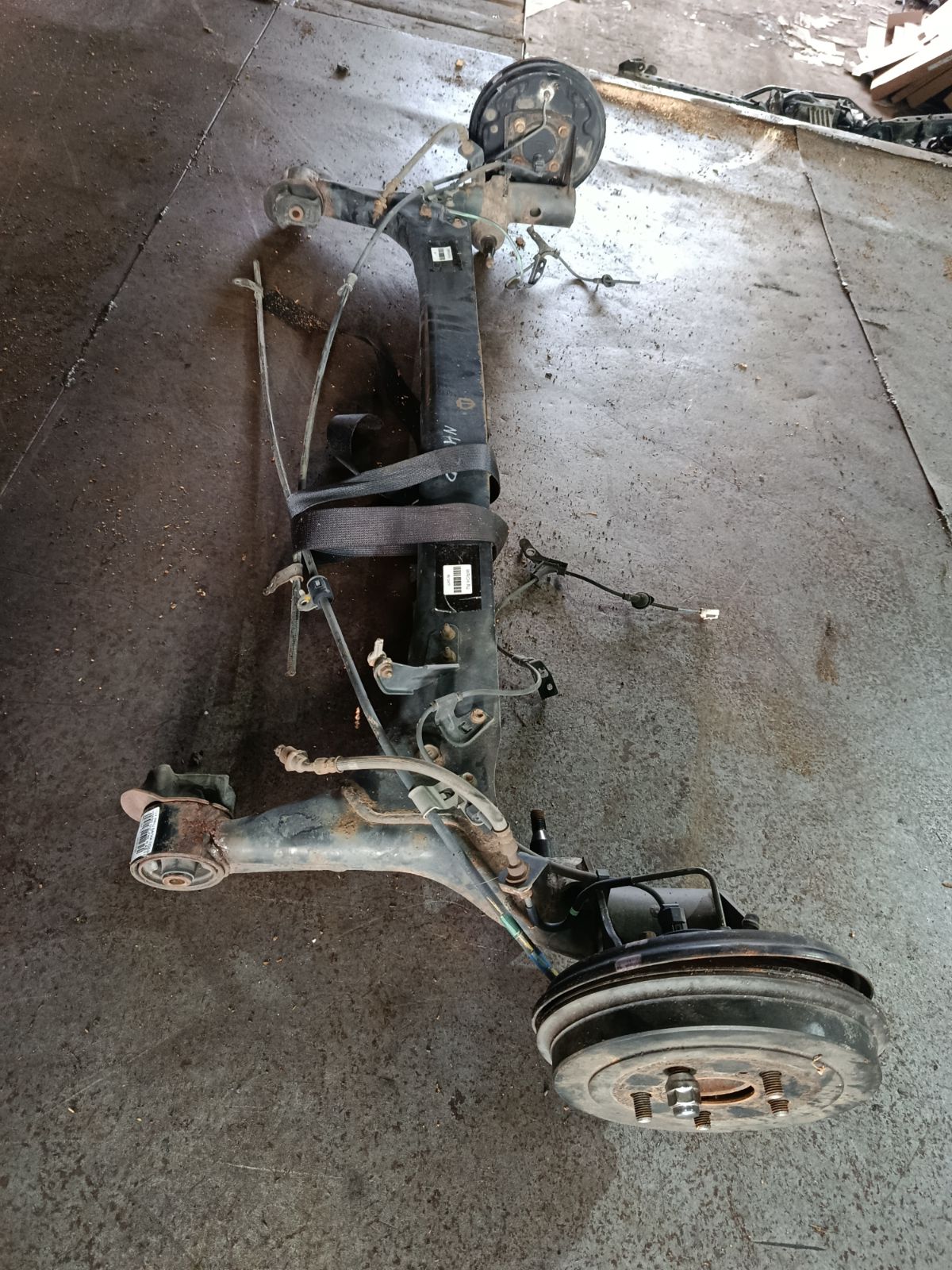 Балка подвески на Toyota Prius NHW20 1NZ-FXE Фото 13