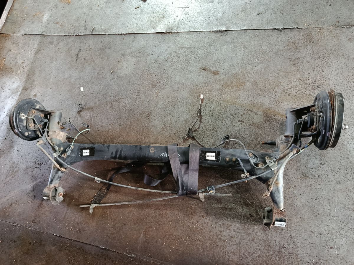 Балка подвески на Toyota Prius NHW20 1NZ-FXE Фото 3