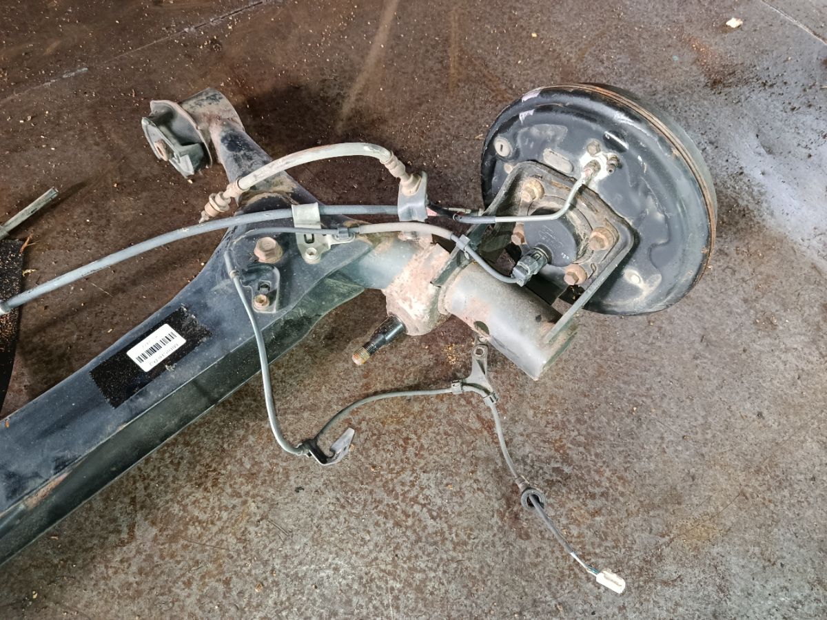 Балка подвески на Toyota Prius NHW20 1NZ-FXE Фото 8