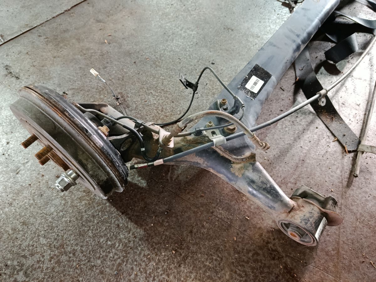 Балка подвески на Toyota Prius NHW20 1NZ-FXE Фото 10