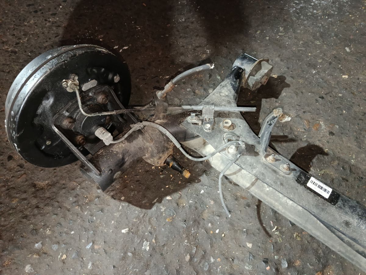 Балка подвески на Toyota Prius NHW20 1NZ-FXE Фото 7