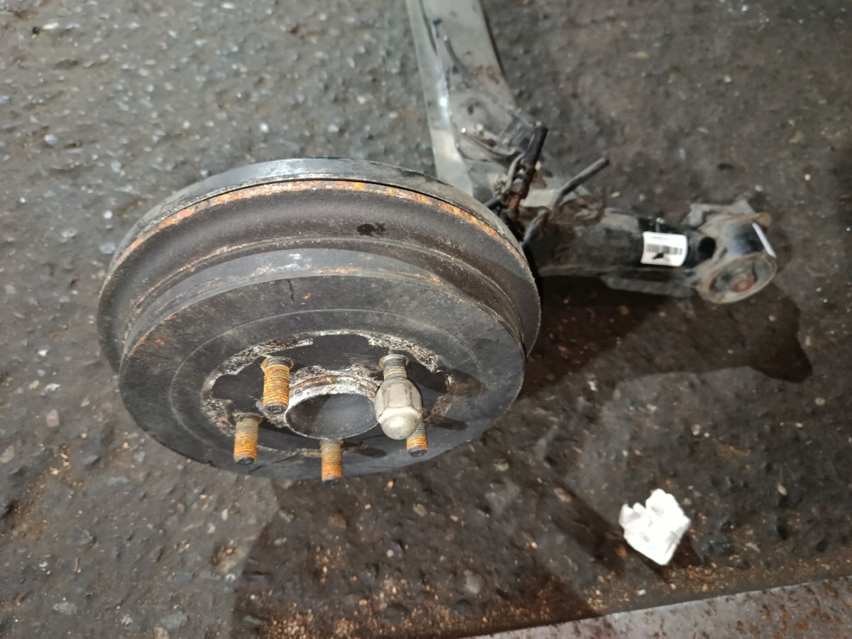 Балка подвески на Toyota Prius NHW20 1NZ-FXE Фото 9