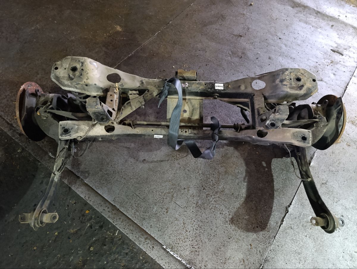 Балка подвески на Mazda Premacy CREW LF-DE Фото 11