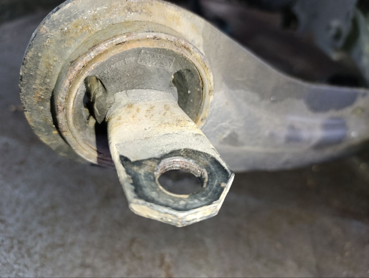 Балка подвески на Mazda Premacy CREW LF-DE Фото 13