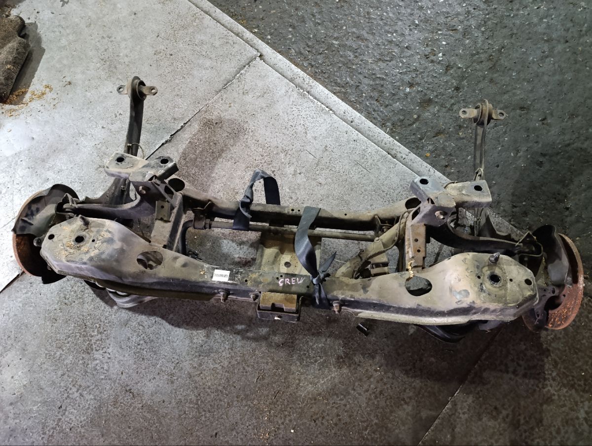 Балка подвески на Mazda Premacy CREW LF-DE Фото 3