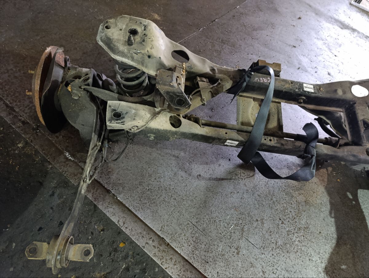 Балка подвески на Mazda Premacy CREW LF-DE Фото 8