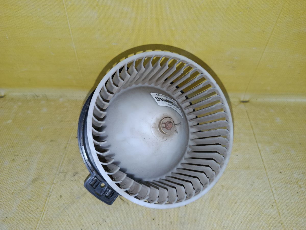 Мотор печки 87103-16030 на Toyota Tercel EL51 Фото 5