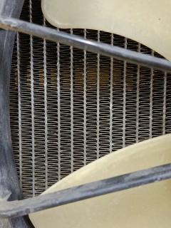 Радиатор ДВС на Suzuki Jimny JB23W K6AT Фото 8