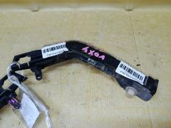 Крепление бампера на Toyota Voxy AZR60G Фото 5