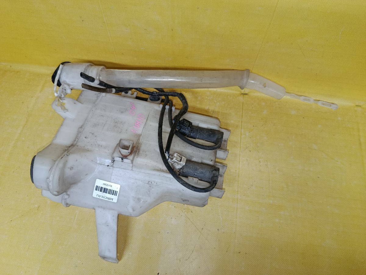 Бачок омывателя 85315-58010 на Toyota Alphard ANH10W Фото 3