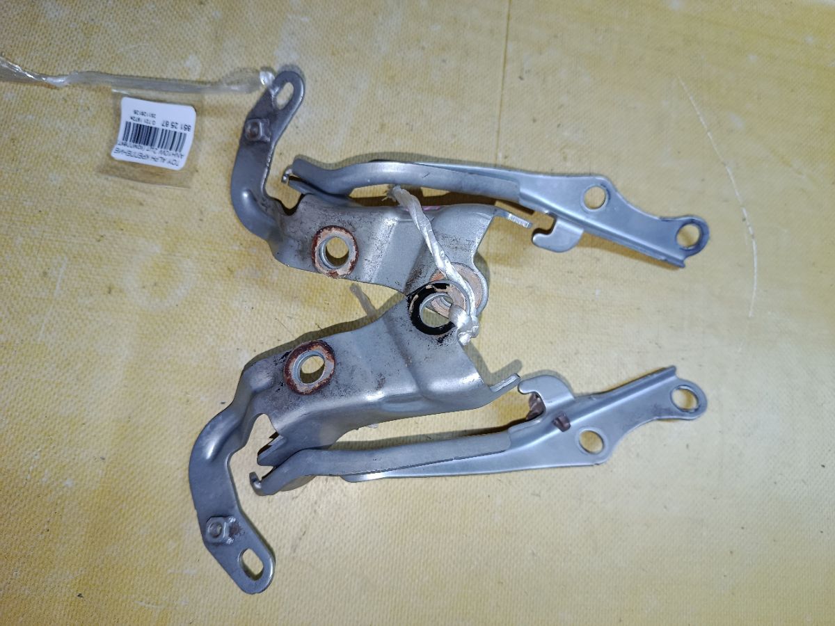 Крепление капота на Toyota Alphard ANH10W Фото 4