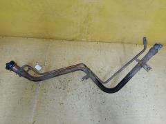 Заливная горловина топливного бака на Honda Stepwgn RF1 B20B Фото 4