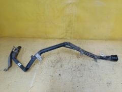 Заливная горловина топливного бака на Toyota Alphard ANH10W 2AZ-FE Фото 3