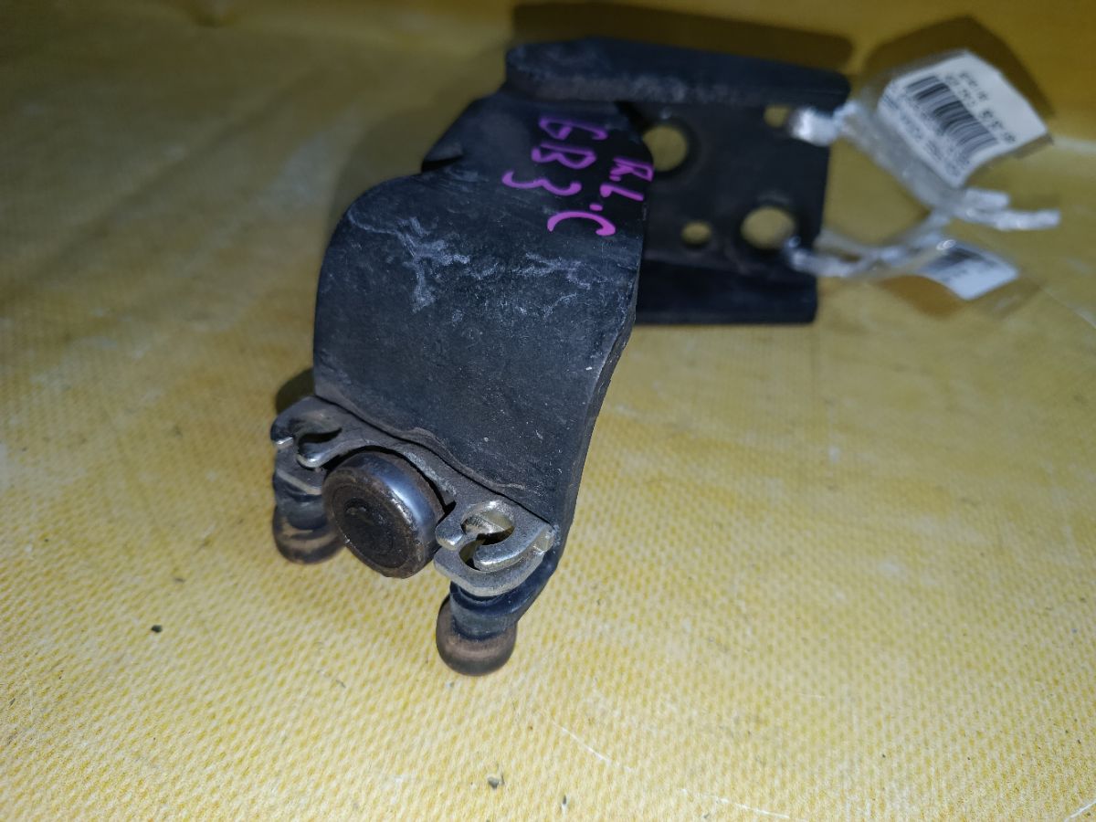 Ролик двери на Honda Freed GB3 Фото 3