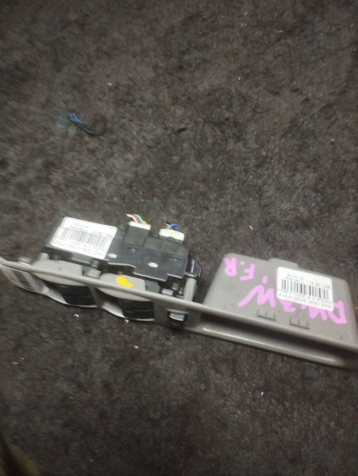 Блок упр-я стеклоподъемниками на Mazda Demio DW3W Фото 8