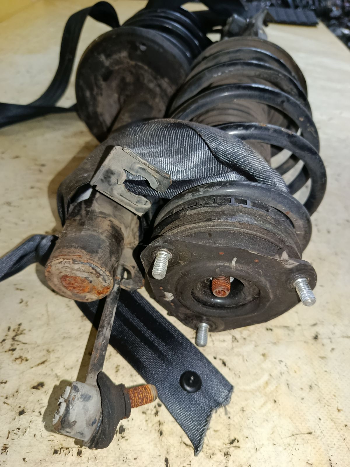 Стойка амортизатора на Mazda Verisa DC5W ZY-VE Фото 8