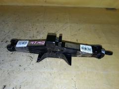 Домкрат на Mazda Demio DW3W Фото 4