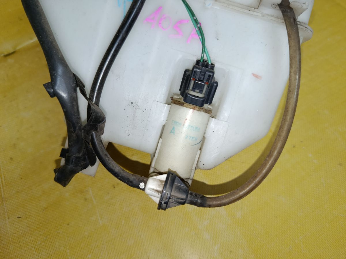 Бачок омывателя на Mitsubishi Mirage A05A Фото 4