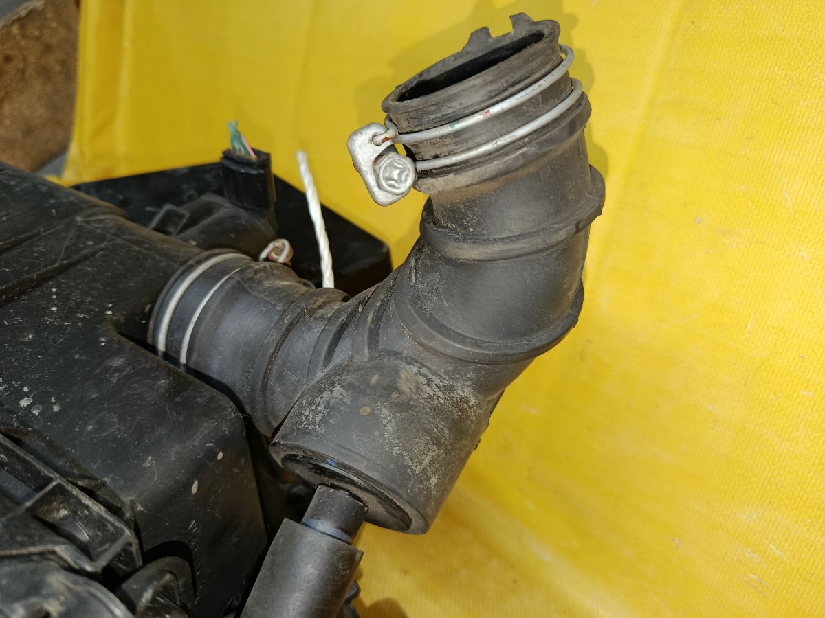 Корпус воздушного фильтра на Mitsubishi Mirage A05A 3A90 Фото 4