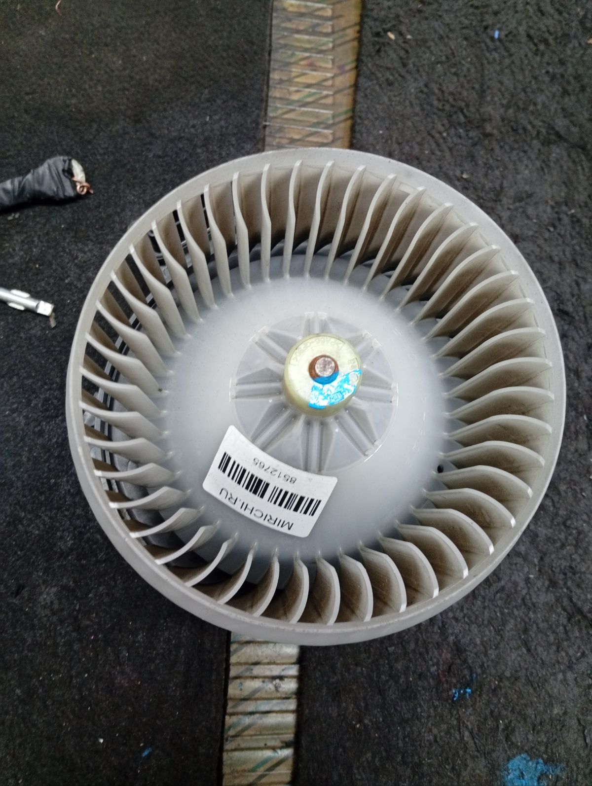 Мотор печки 88550-B1020 на Toyota Bb QNC20 Фото 7