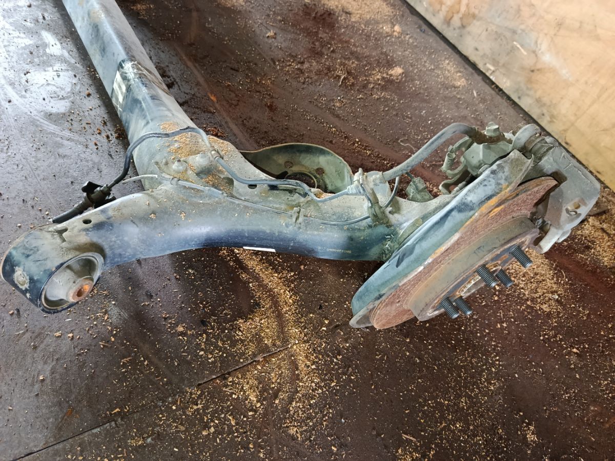 Балка подвески на Toyota Prius ZVW30 2ZR-FXE Фото 11