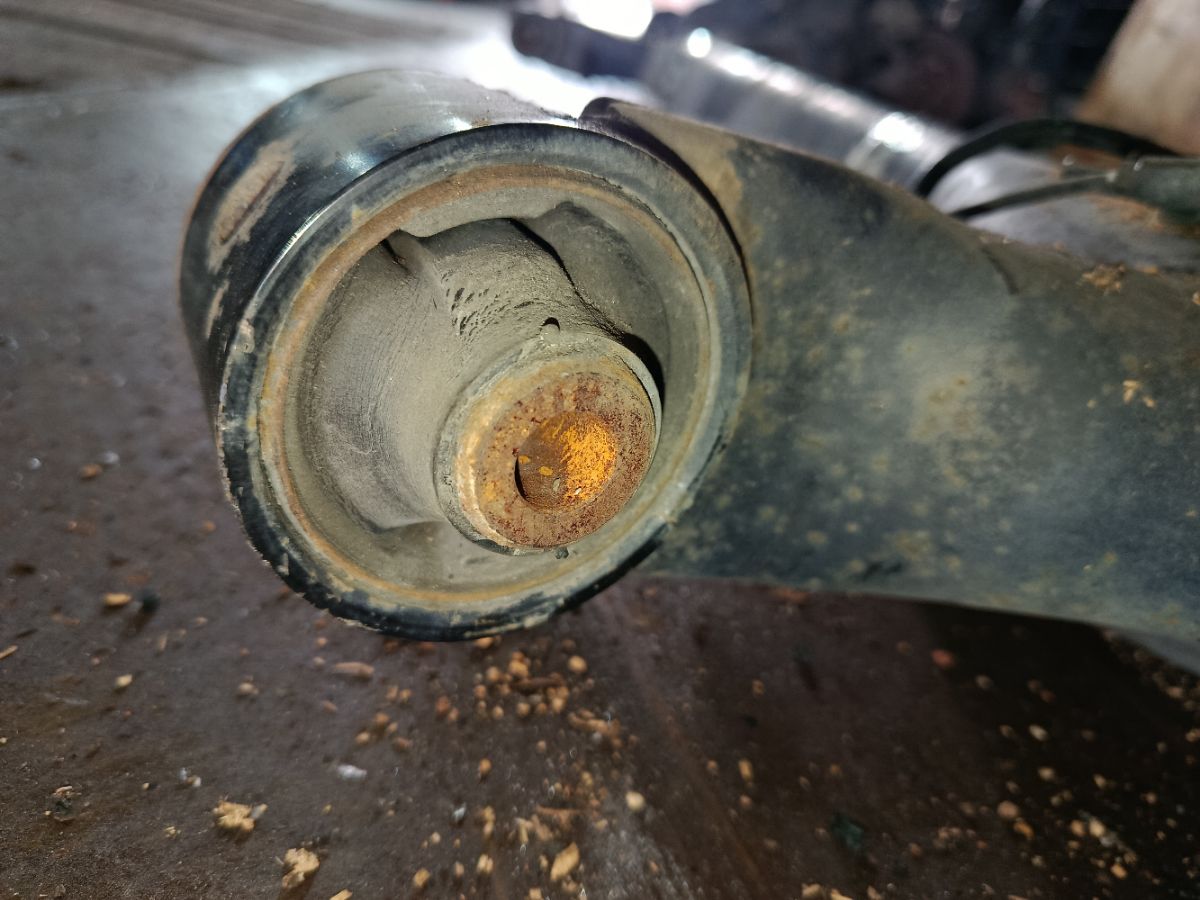 Балка подвески на Toyota Prius ZVW30 2ZR-FXE Фото 12