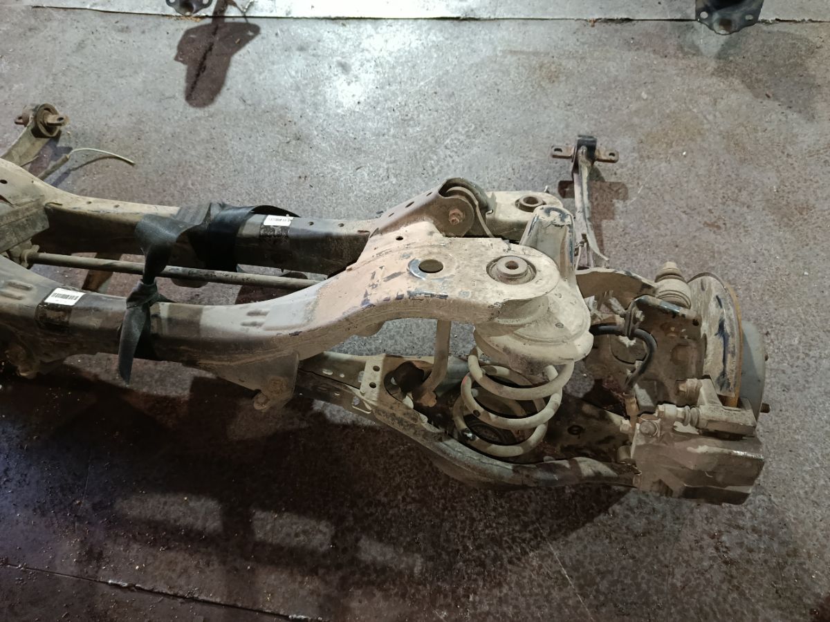 Балка подвески на Toyota Sai AZK10 2AZ-FXE Фото 11