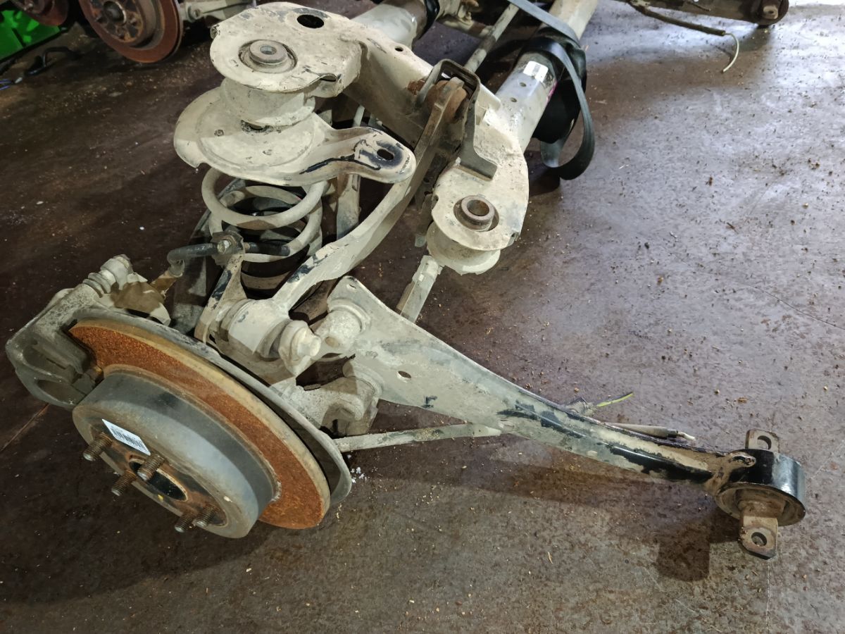 Балка подвески на Toyota Sai AZK10 2AZ-FXE Фото 15