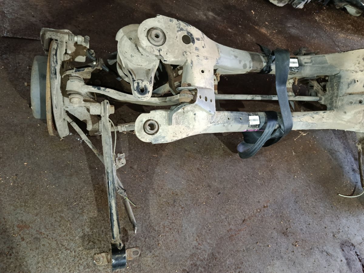 Балка подвески на Toyota Sai AZK10 2AZ-FXE Фото 17