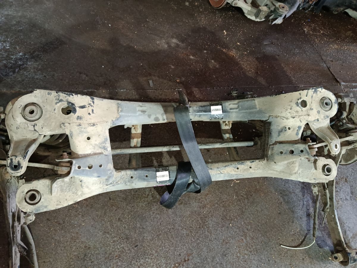 Балка подвески на Toyota Sai AZK10 2AZ-FXE Фото 18