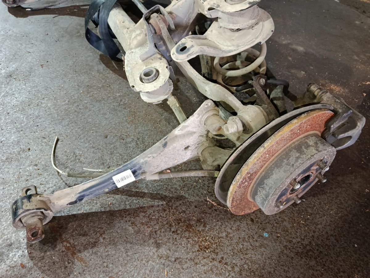 Балка подвески на Toyota Sai AZK10 2AZ-FXE Фото 4