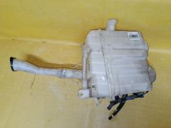 Бачок омывателя 85315-68020 на Toyota Wish ZGE20G Фото 4