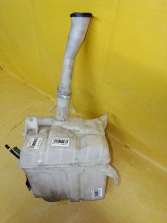 Бачок омывателя 85315-68020 на Toyota Wish ZGE20G Фото 7