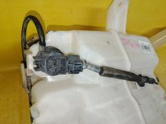 Бачок омывателя на Toyota Prius ZVW30 Фото 4