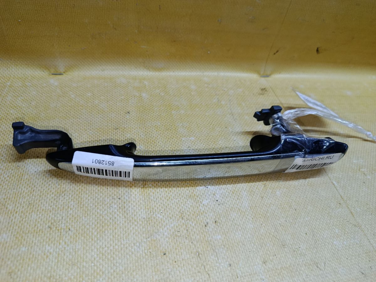 Ручка двери на Toyota Voxy ZRR70G Фото 4