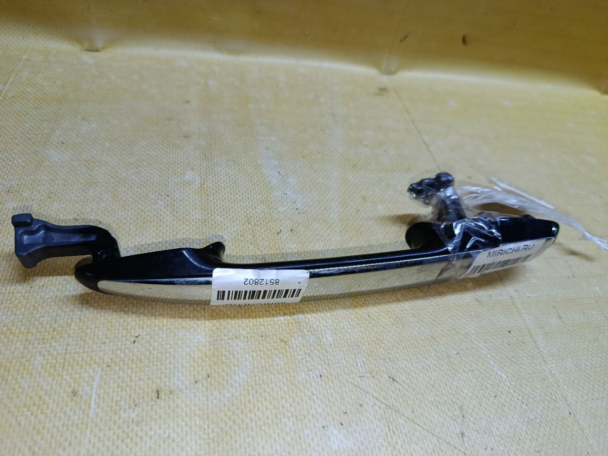 Ручка двери на Toyota Voxy ZRR70G Фото 4