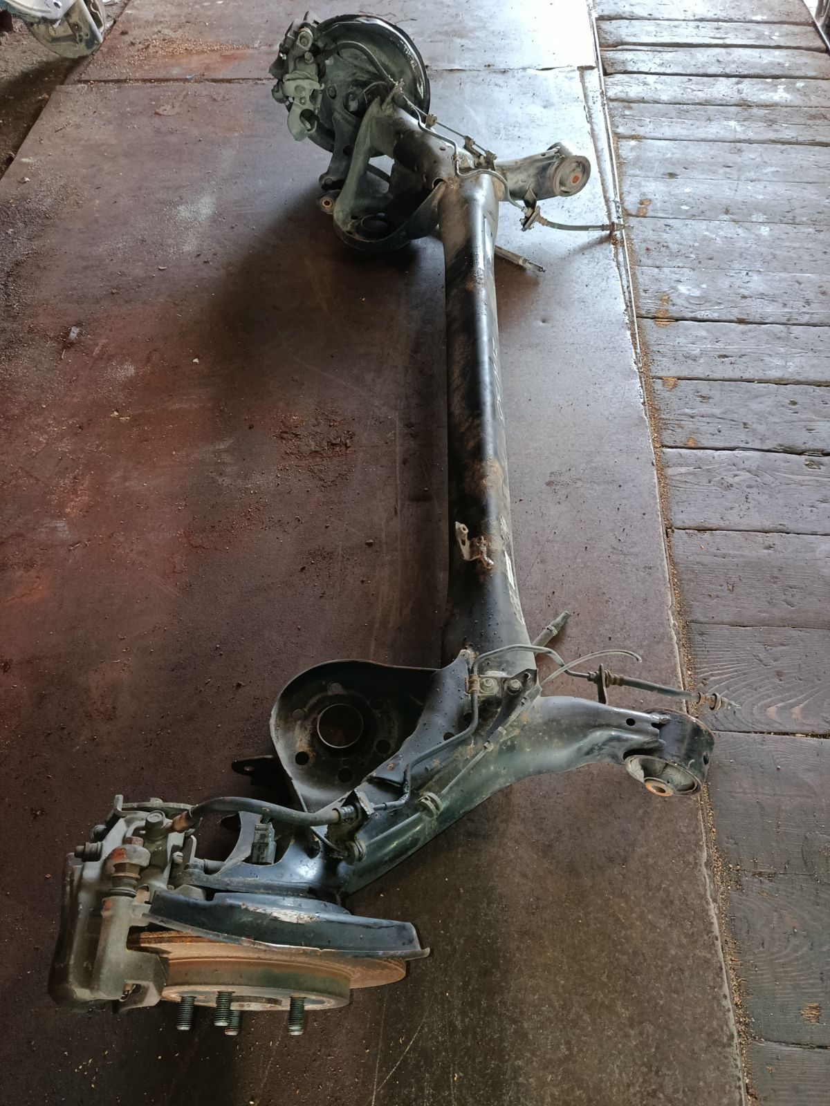 Балка подвески на Toyota Prius ZVW30 2ZR-FXE Фото 14