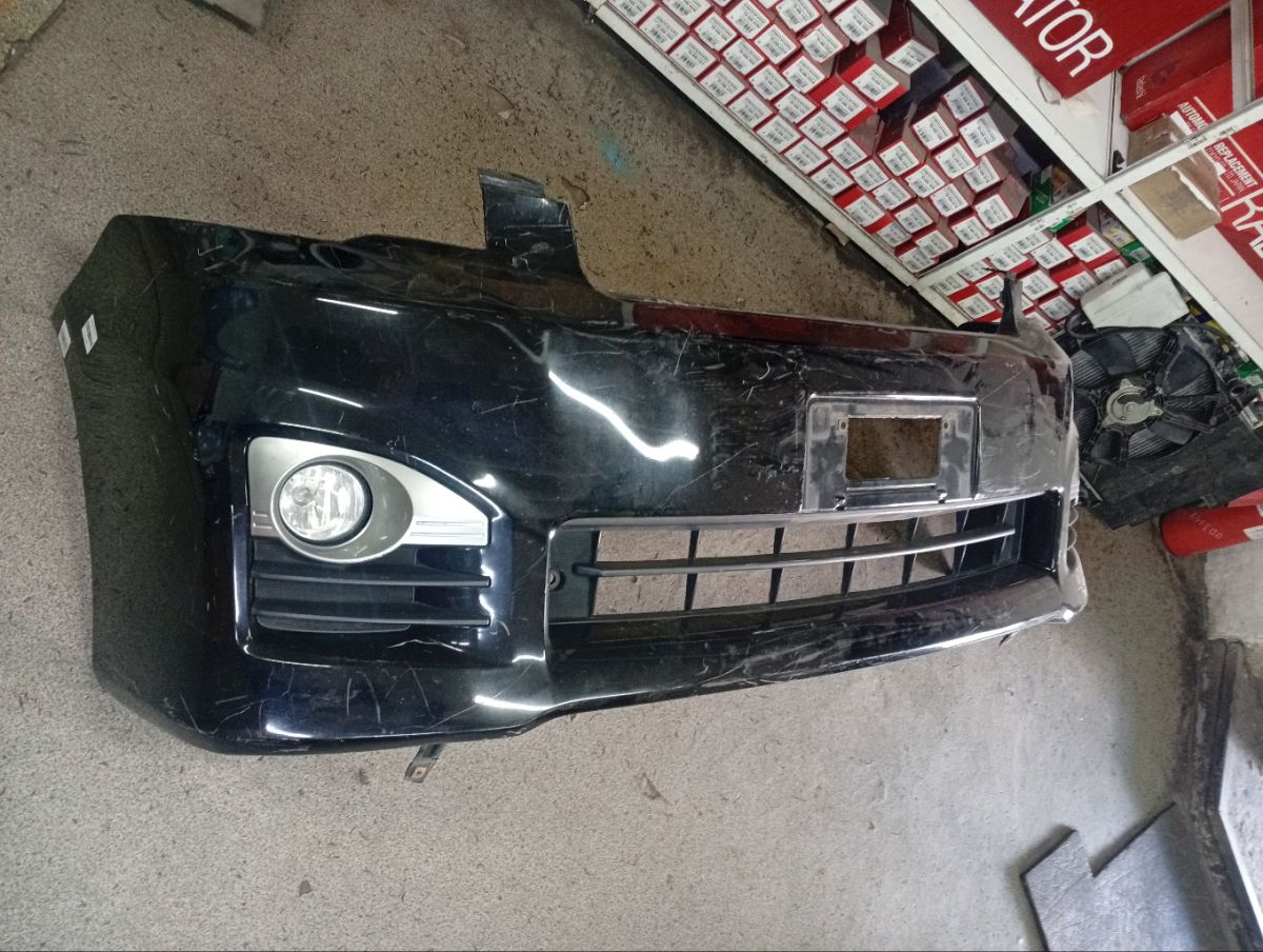 Бампер 0W-1 0W-1,52119-28F90 на Toyota Voxy ZRR70G Фото 15