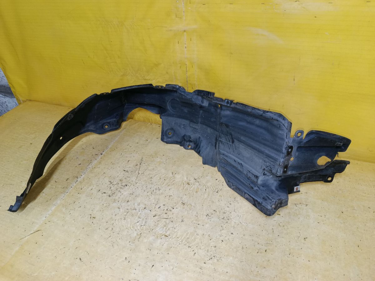 Подкрылок 53875-28201 на Toyota Voxy ZRR70G 3ZR-FAE Фото 3